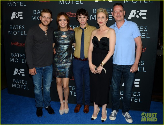vera-farmiga-freddie-highmore-bates-motel-comic-con-party-22